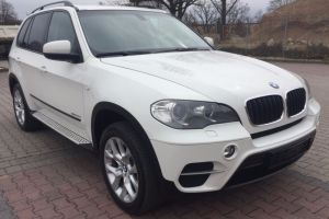 BMW X5 2011 год (Е70)  белый